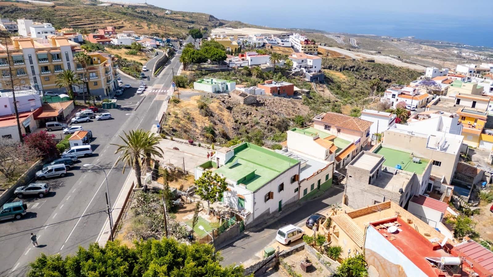 5 slaapkamer Halfvrijstaande villa te koop in Guia de Isora met garage - € 370.000 (Ref: 9059443)