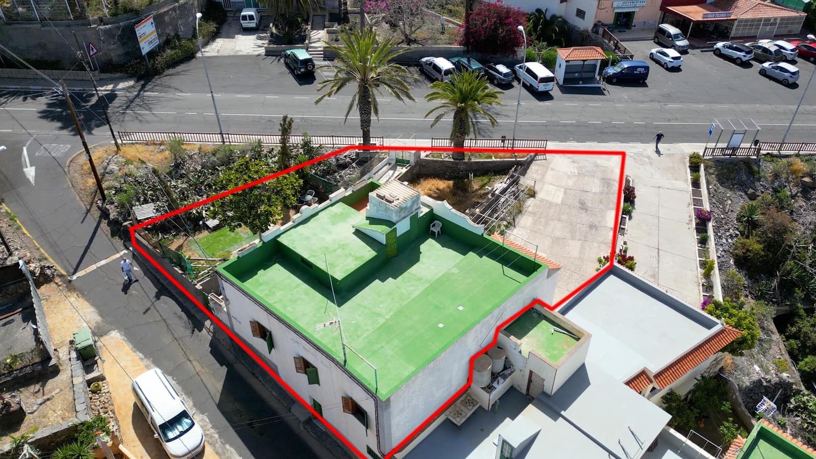 5 slaapkamer Halfvrijstaande villa te koop in Guia de Isora met garage - € 370.000 (Ref: 9059443)