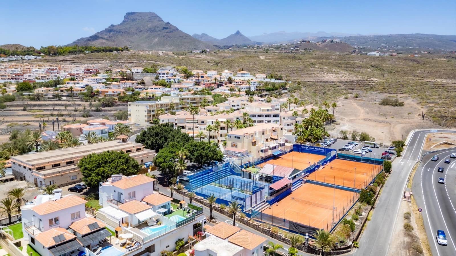 Erhverv til salg i Chayofa - € 1.285.000 (Ref: 9085348)