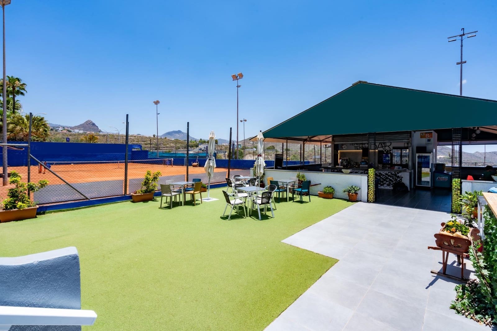 Erhverv til salg i Chayofa - € 1.285.000 (Ref: 9085348)