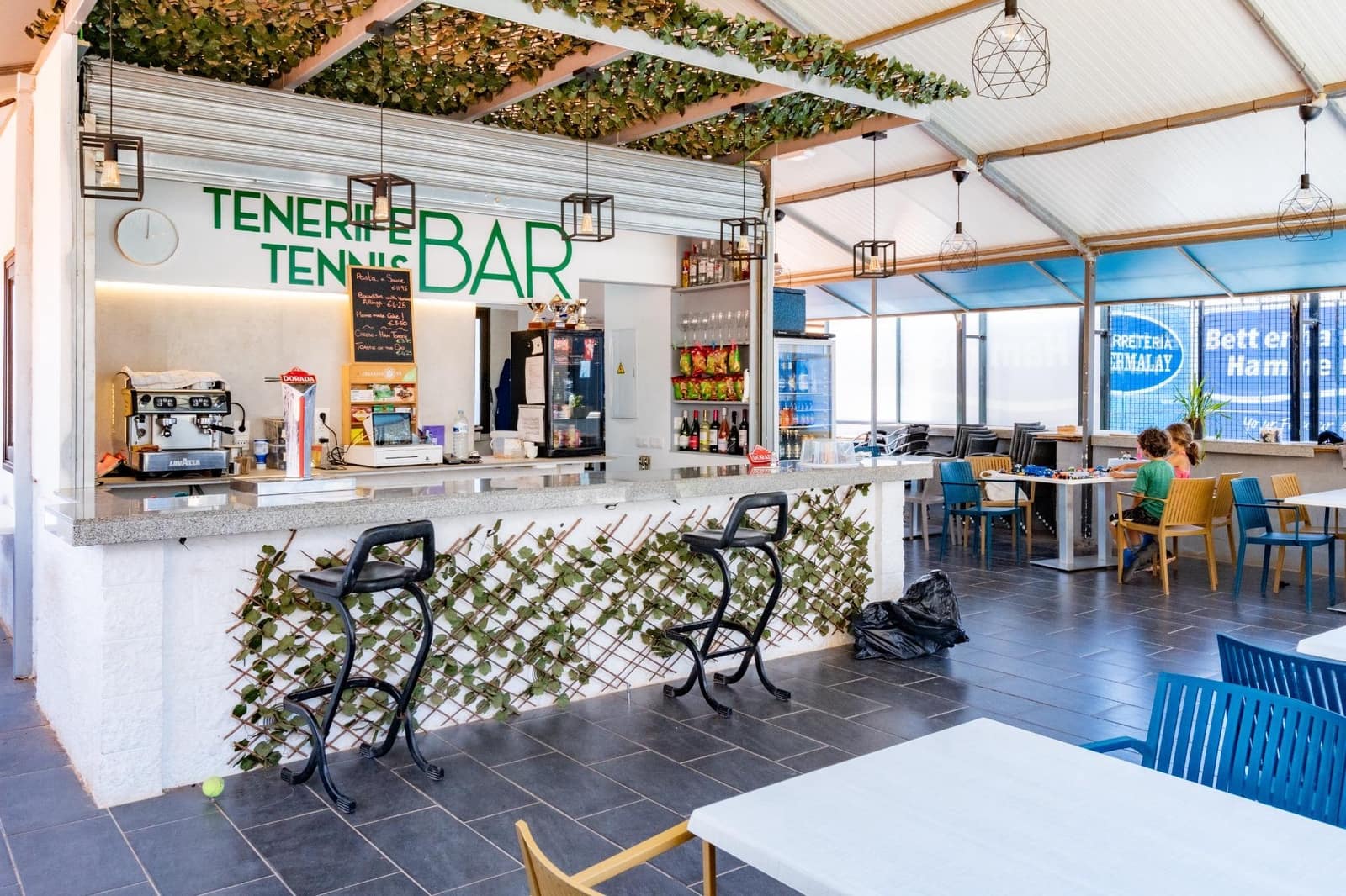 Erhverv til salg i Chayofa - € 1.285.000 (Ref: 9085348)