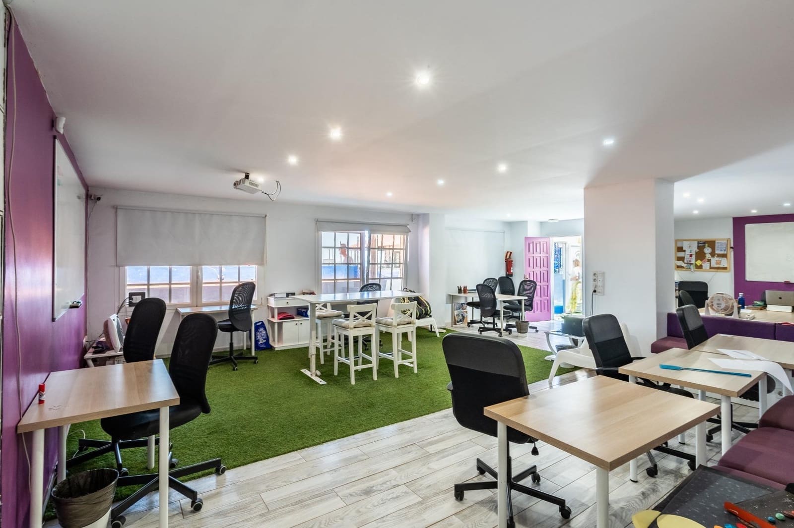 Erhverv til salg i Chayofa - € 1.285.000 (Ref: 9085348)