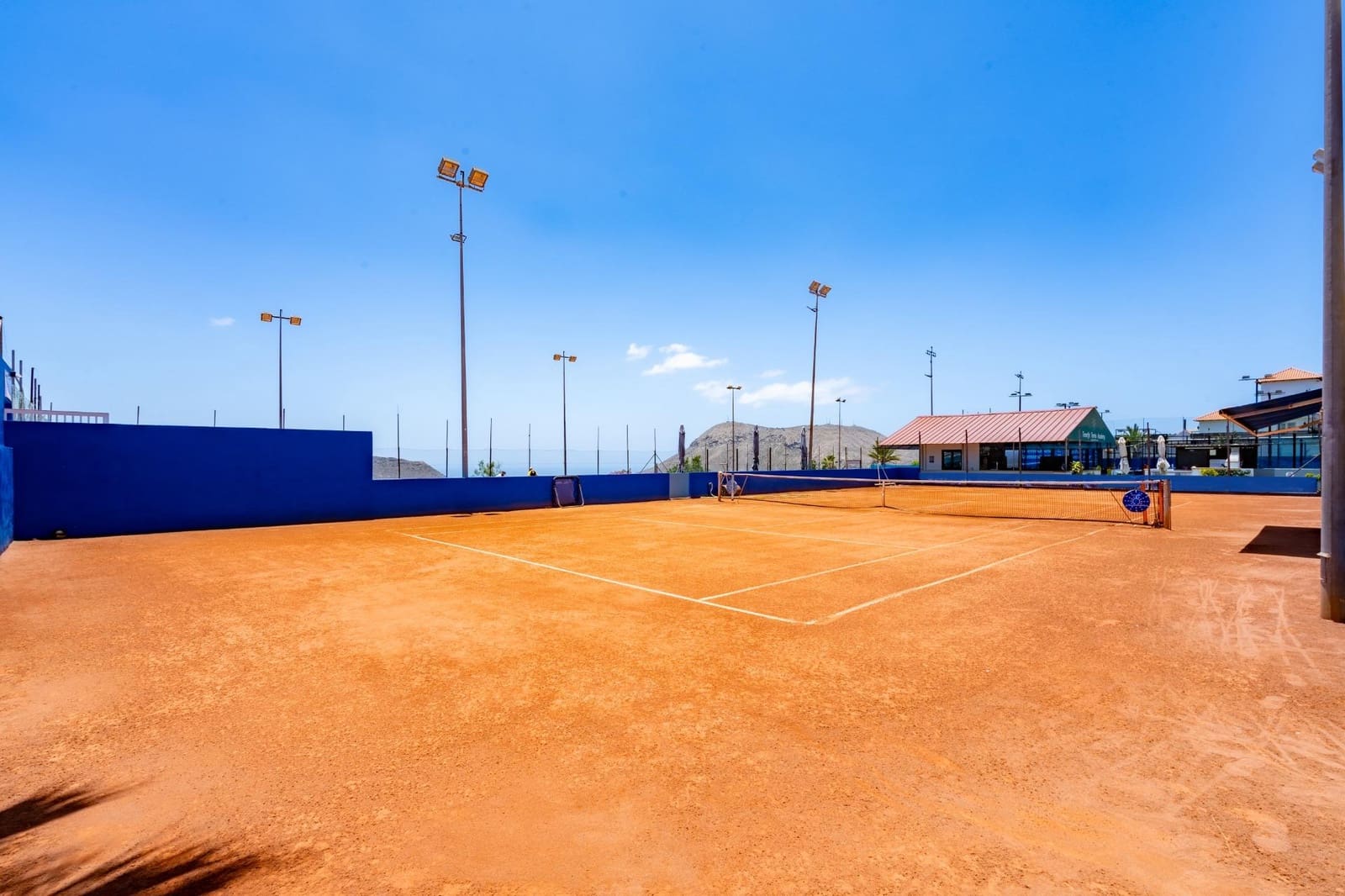 Erhverv til salg i Chayofa - € 1.285.000 (Ref: 9085348)