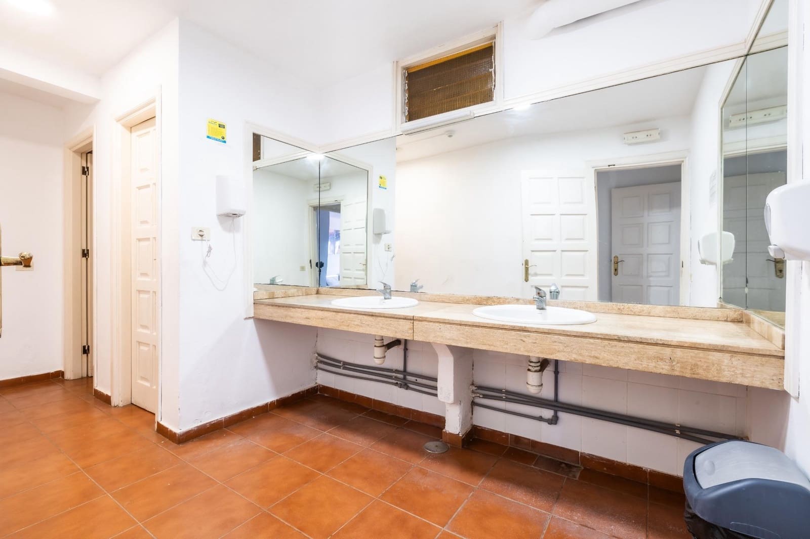 Erhverv til salg i Chayofa - € 1.285.000 (Ref: 9085348)