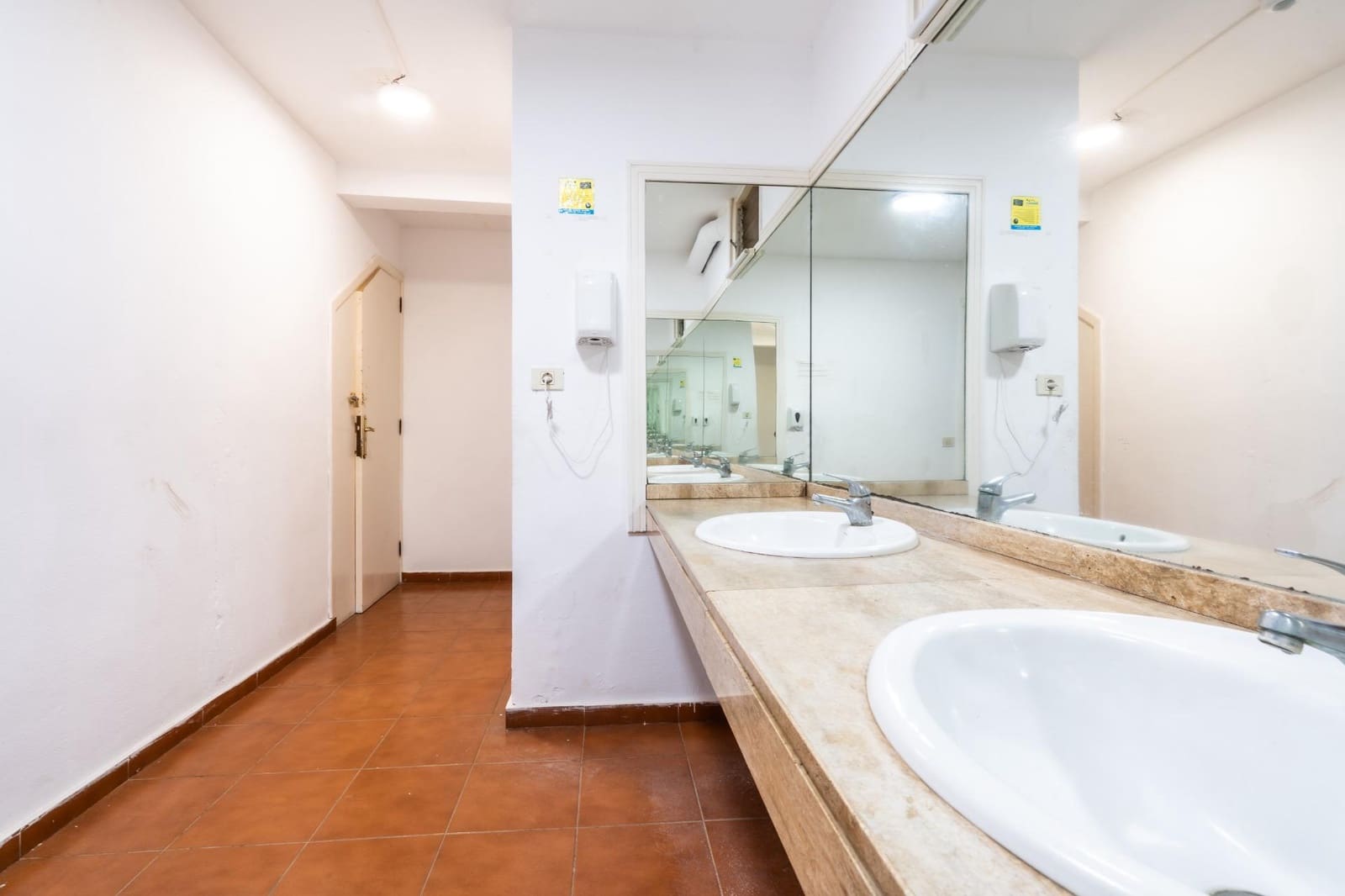 Erhverv til salg i Chayofa - € 1.285.000 (Ref: 9085348)