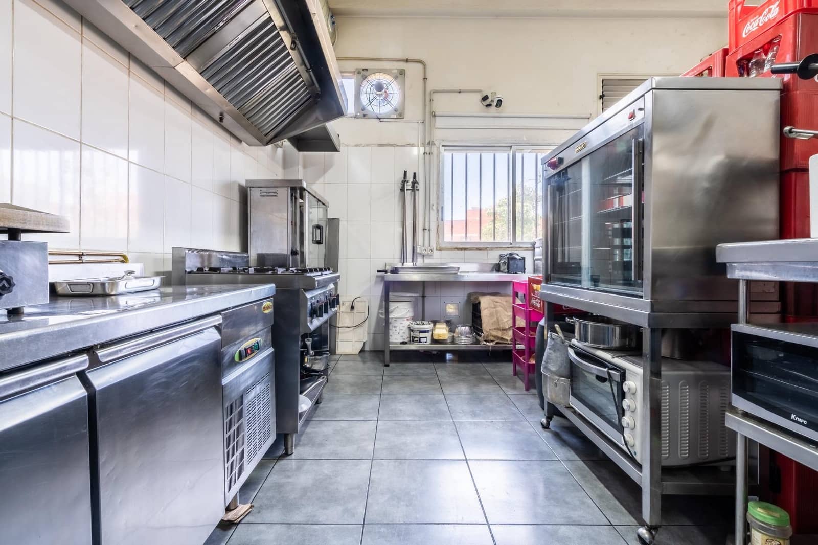 Business for rent in Granadilla de Abona - € 710 (Ref: 9099178)