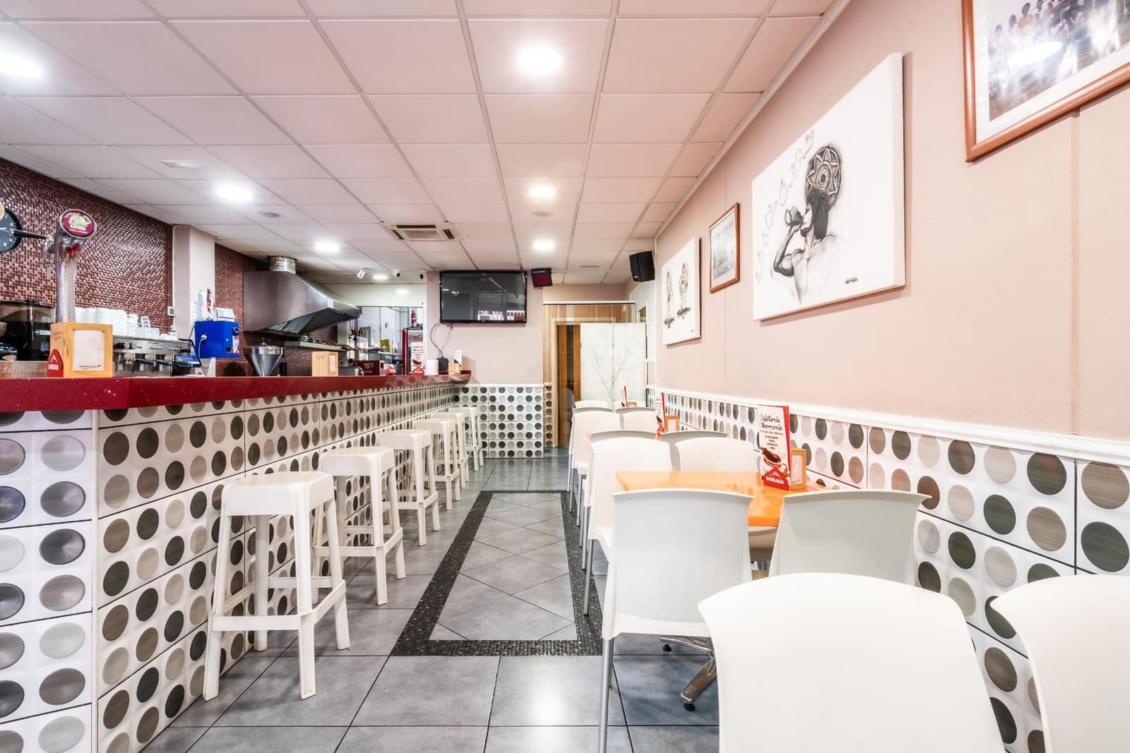 Business for rent in Granadilla de Abona - € 710 (Ref: 9099178)