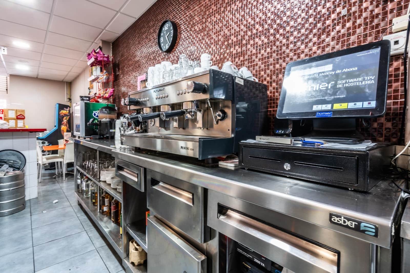 Business for rent in Granadilla de Abona - € 710 (Ref: 9099178)