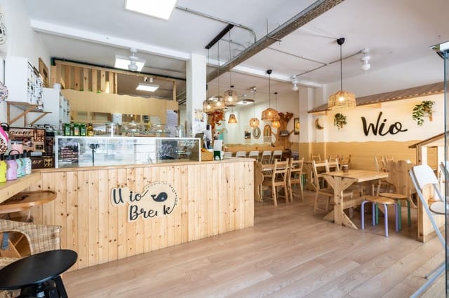 Yritys vuokrattavana paikassa El Medano, Granadilla de Abona - 856 € (Ref: 9099179)