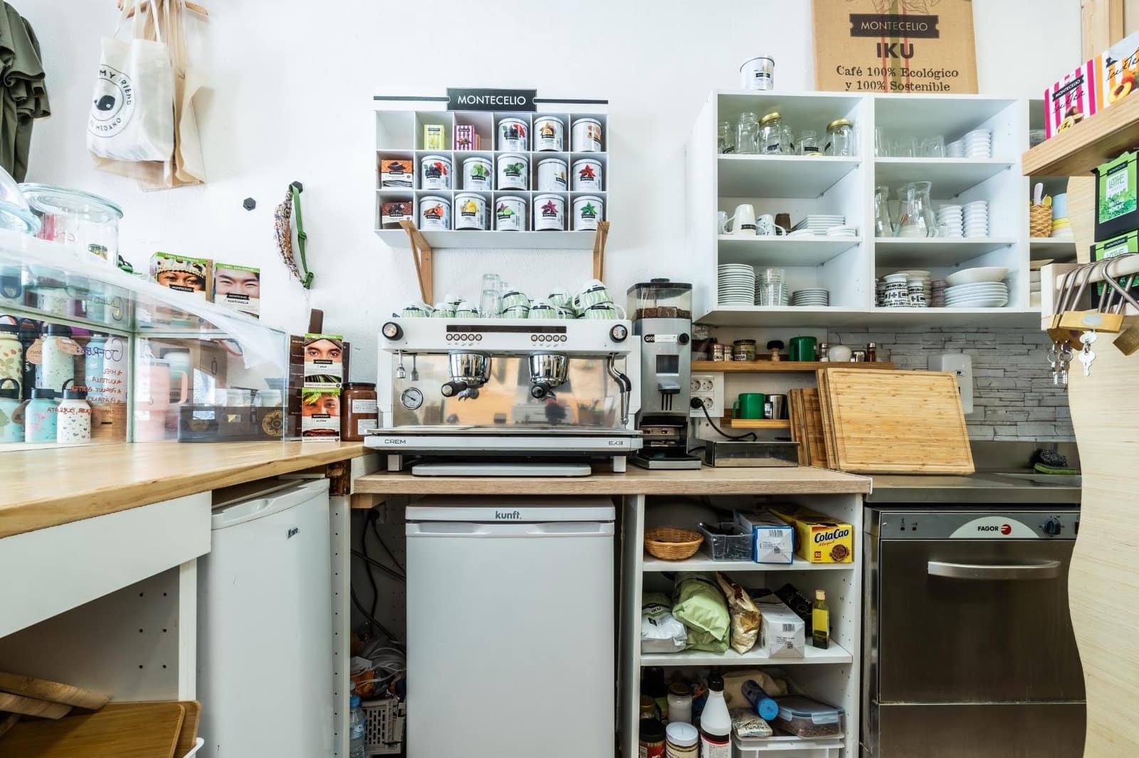 Yritys vuokrattavana paikassa El Medano - 856 € (Ref: 9099179)