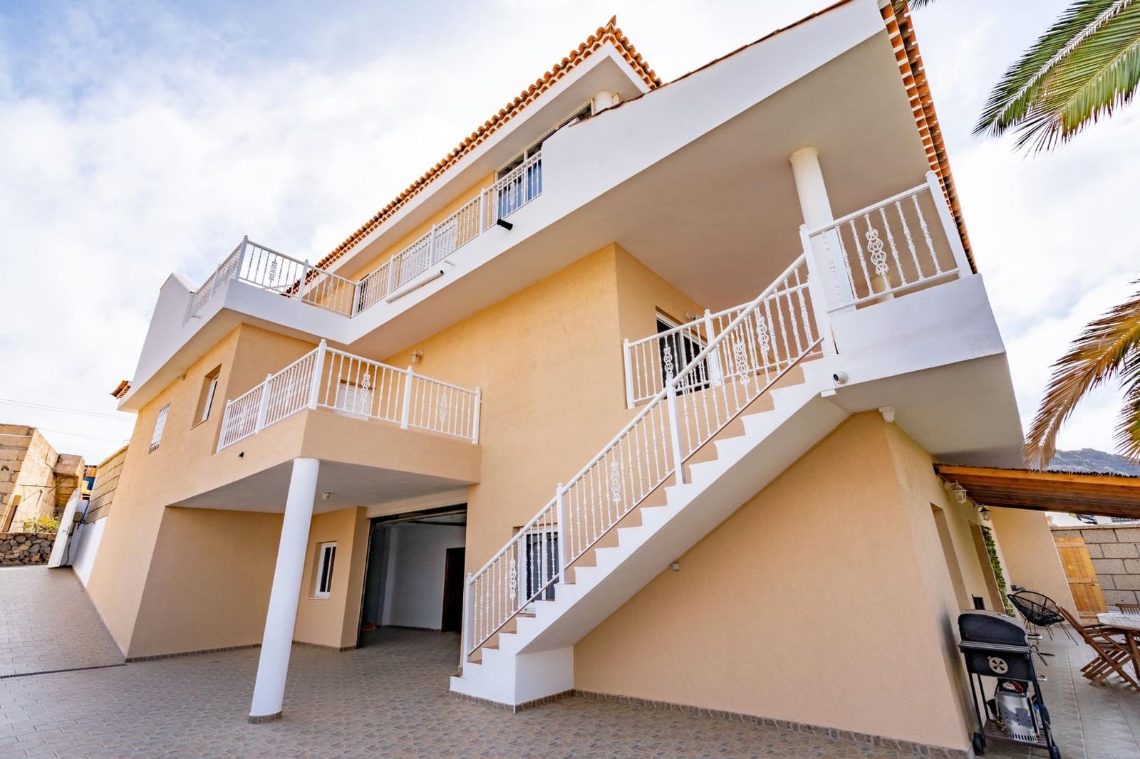 10 soveværelse Villa til salg i Buzanada med swimmingpool garage - € 1.050.000 (Ref: 9154026)