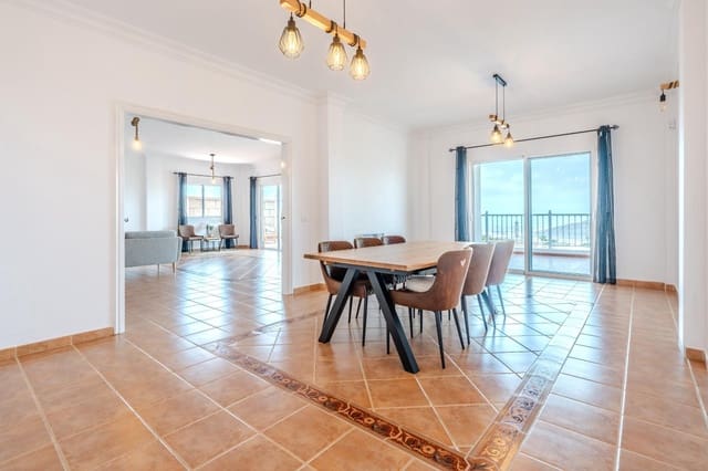 10 soveværelse Villa til salg i Buzanada, Arona med swimmingpool garage - € 1.050.000 (Ref: 9154026)