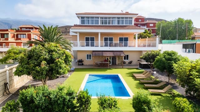 10 soveværelse Villa til salg i Buzanada, Arona med swimmingpool garage - € 1.050.000 (Ref: 9154026)