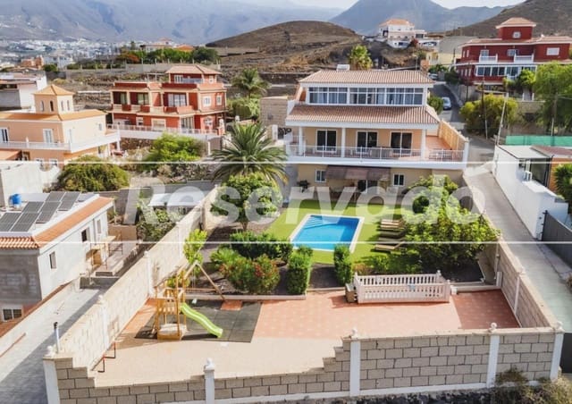 10 soveværelse Villa til salg i Buzanada, Arona med swimmingpool garage - € 1.050.000 (Ref: 9154026)