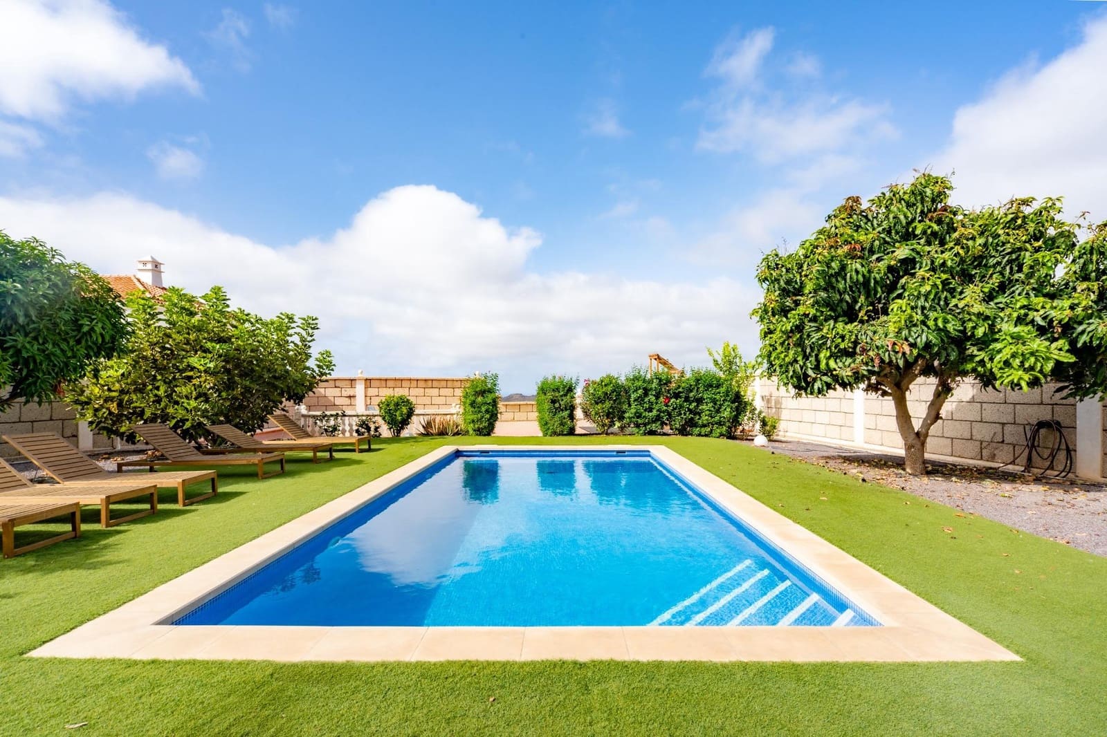 10 soveværelse Villa til salg i Buzanada med swimmingpool garage - € 1.050.000 (Ref: 9154026)