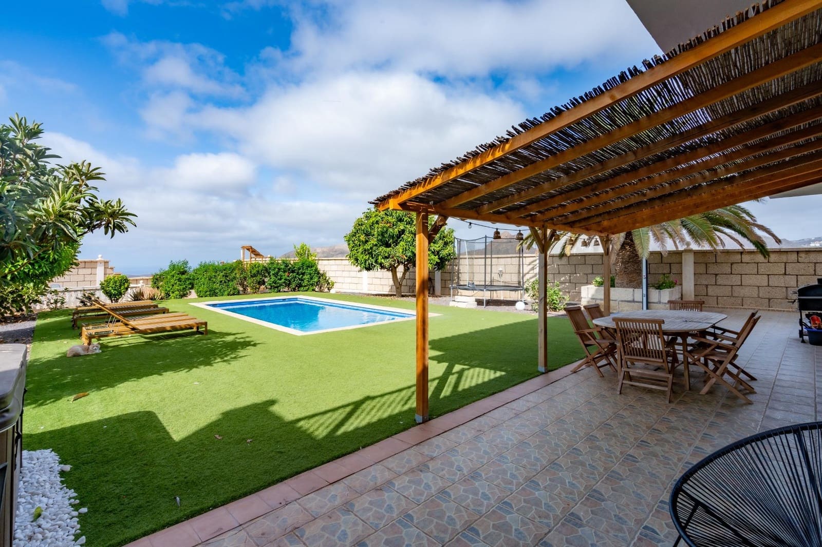 10 soveværelse Villa til salg i Buzanada med swimmingpool garage - € 1.050.000 (Ref: 9154026)