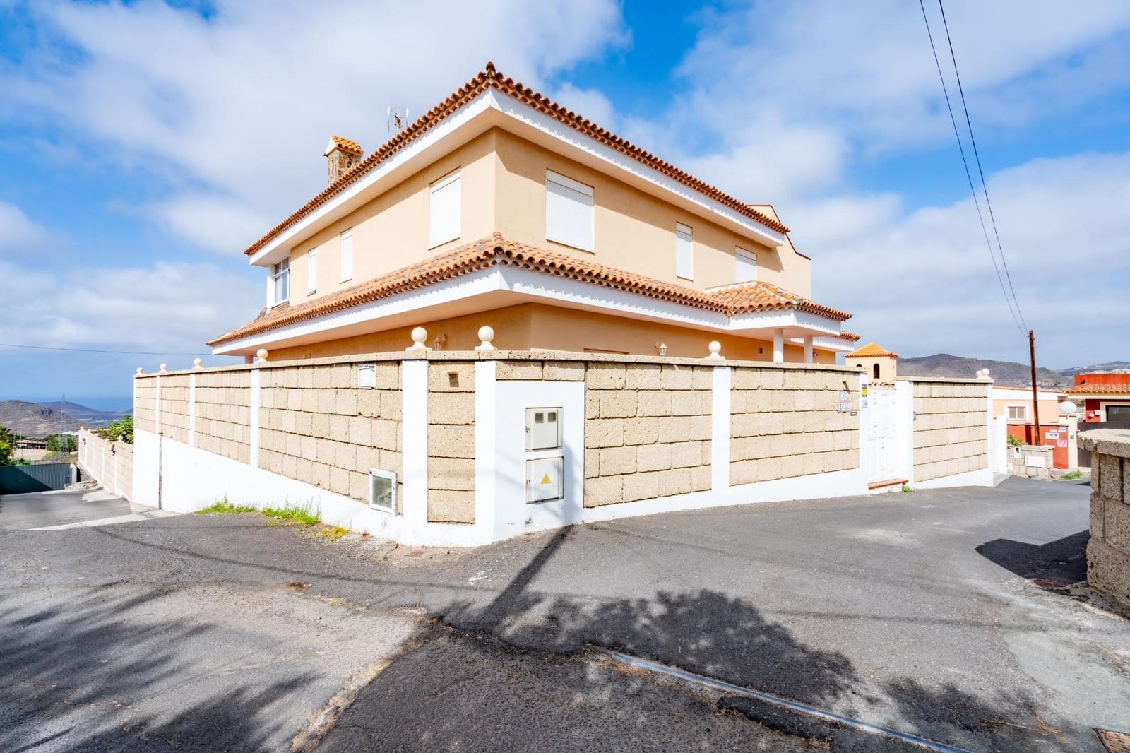 10 soveværelse Villa til salg i Buzanada med swimmingpool garage - € 1.050.000 (Ref: 9154026)