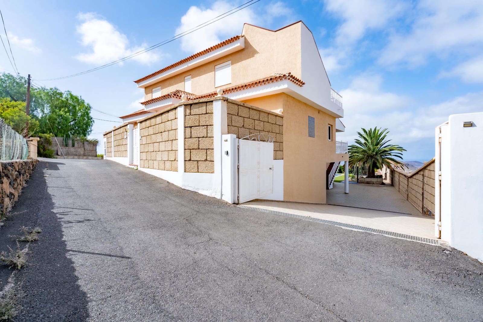 10 soveværelse Villa til salg i Buzanada med swimmingpool garage - € 1.050.000 (Ref: 9154026)