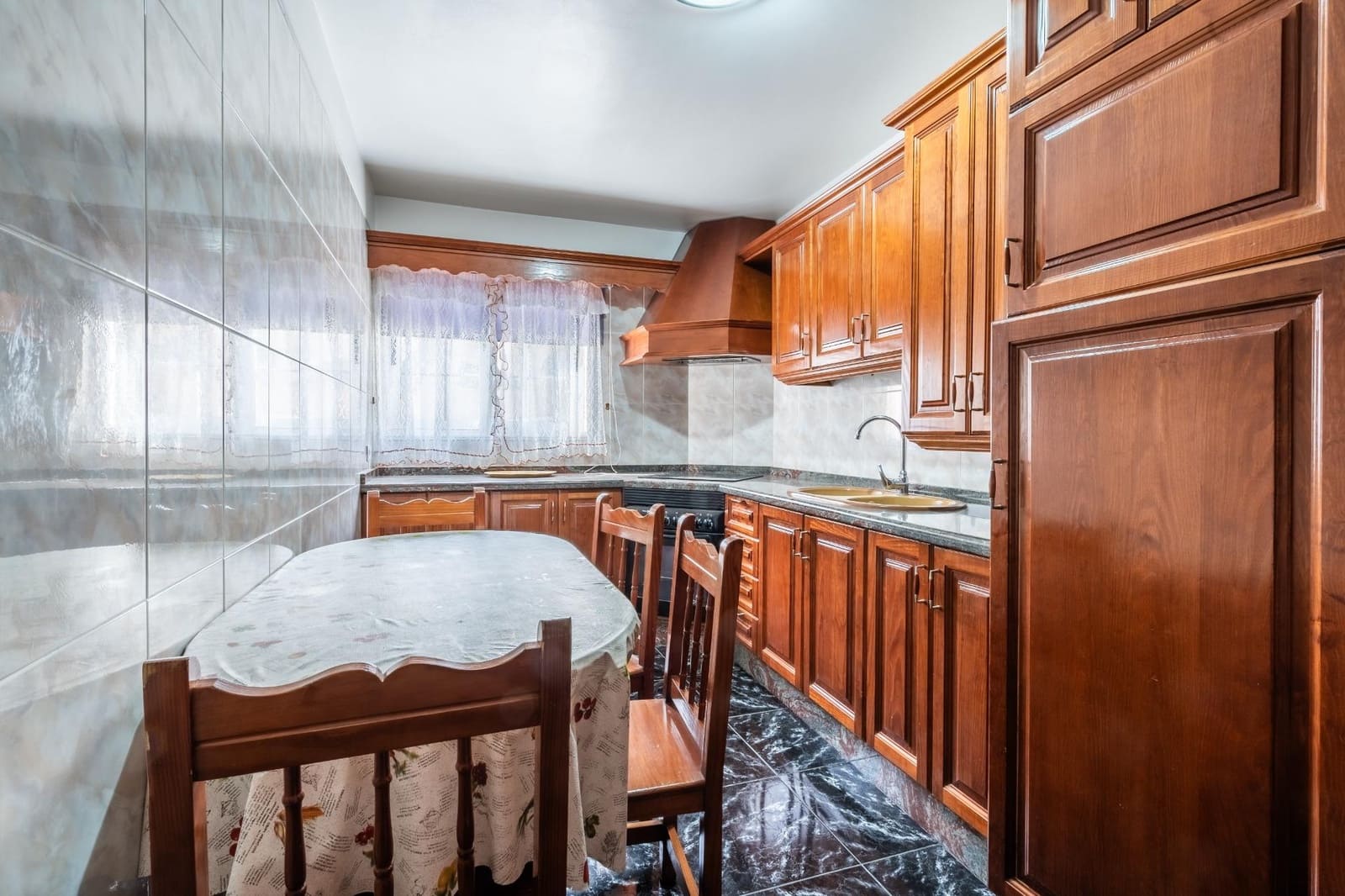 6 soveværelse Byhus til salg i Icod de los Vinos med garage - € 259.000 (Ref: 9162346)