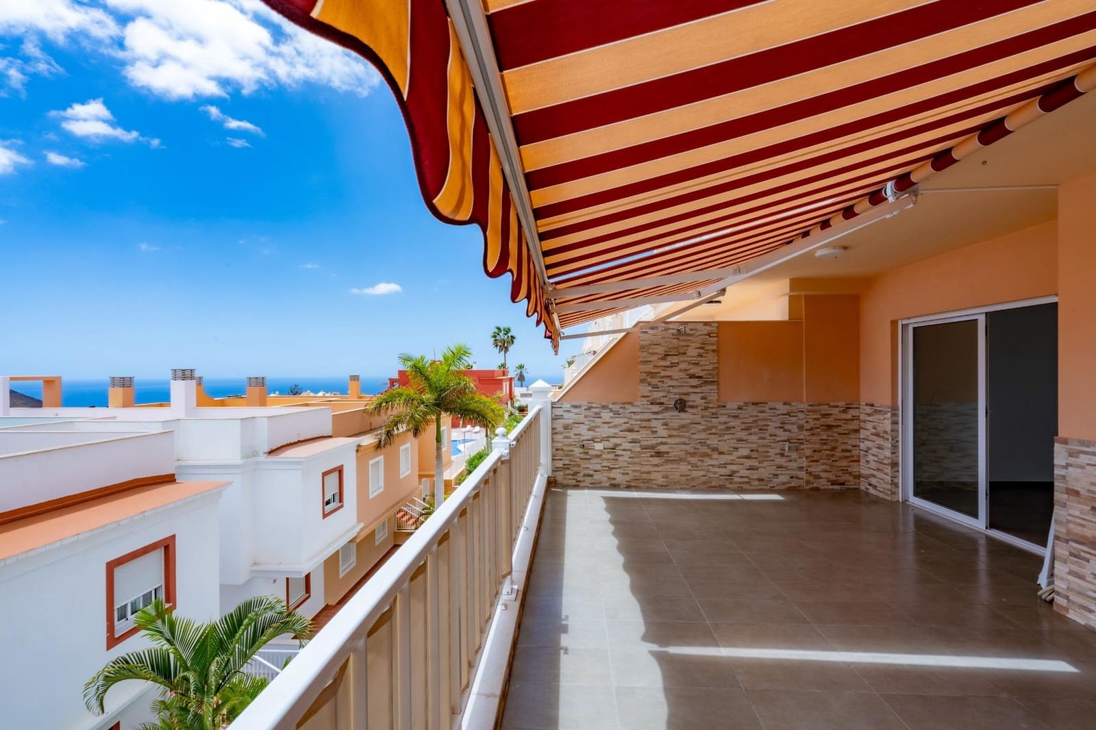 Appartement de 1 chambre à louer à Chayofa avec piscine garage - 990 € (Ref: 9197798)