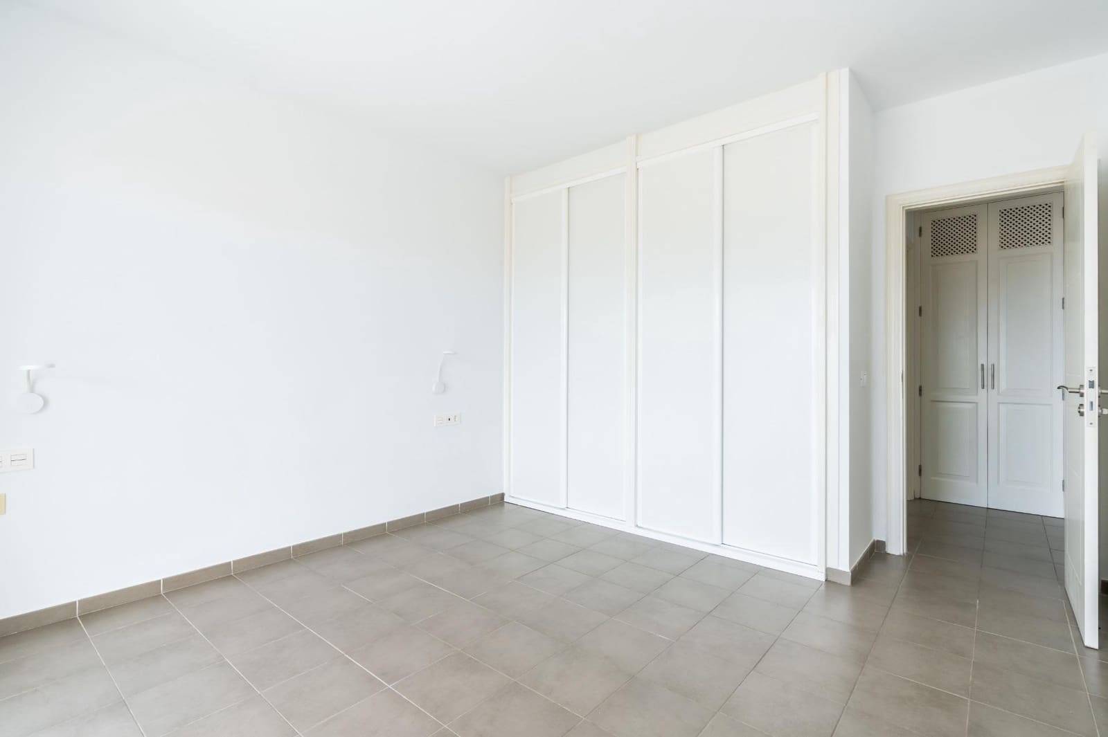Appartement de 1 chambre à louer à Chayofa avec piscine garage - 990 € (Ref: 9197798)
