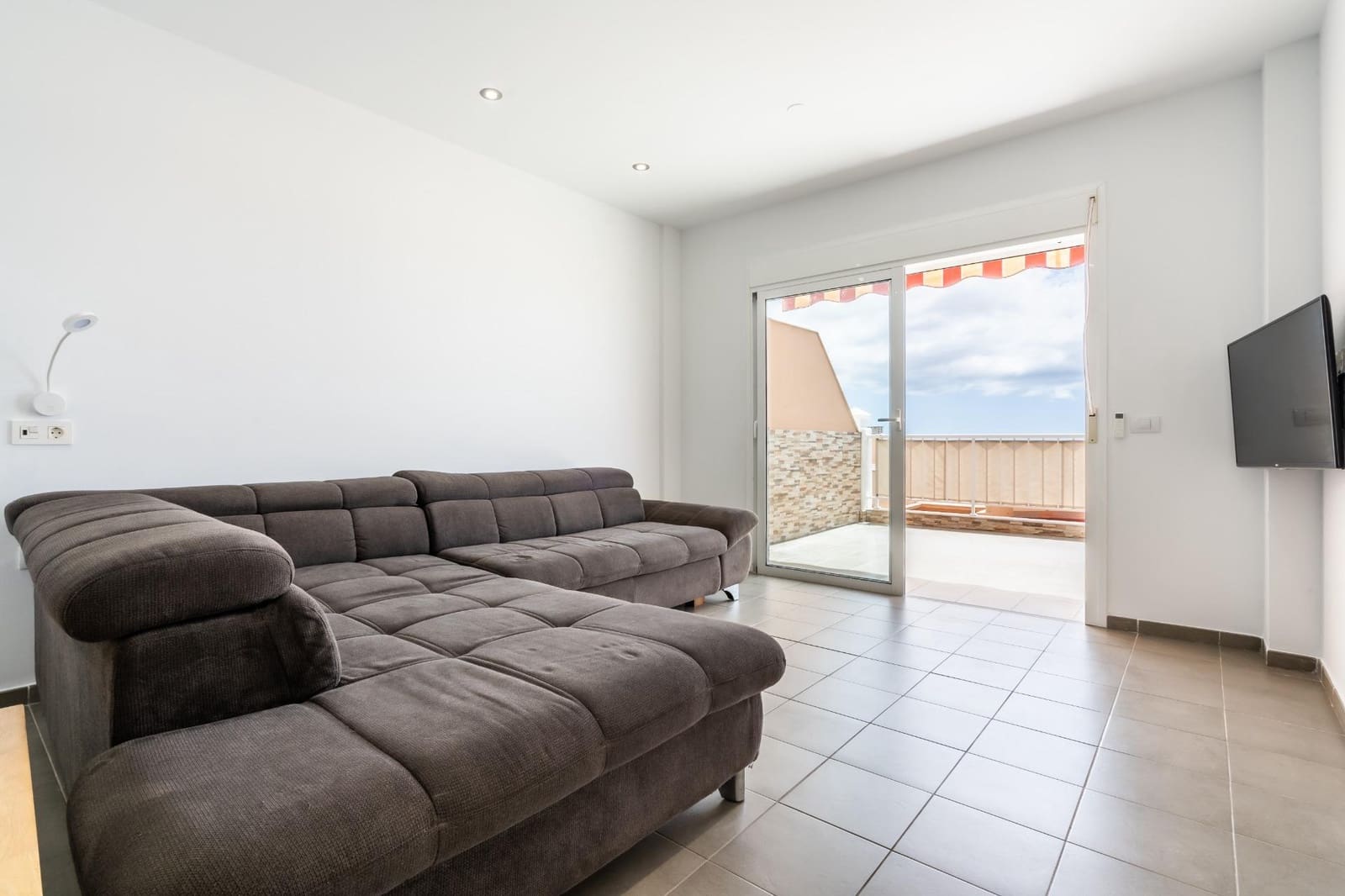 Appartement de 1 chambre à louer à Chayofa avec piscine garage - 990 € (Ref: 9197798)