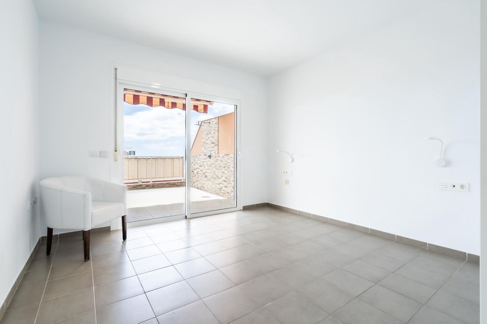 Appartement de 1 chambre à louer à Chayofa avec piscine garage - 990 € (Ref: 9197798)