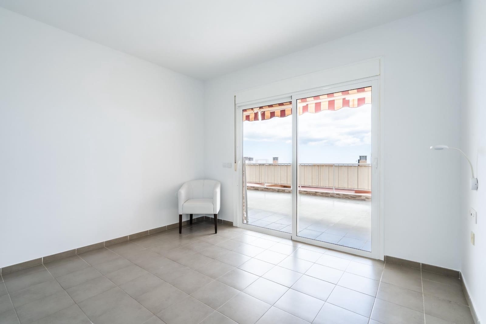 Appartement de 1 chambre à louer à Chayofa avec piscine garage - 990 € (Ref: 9197798)