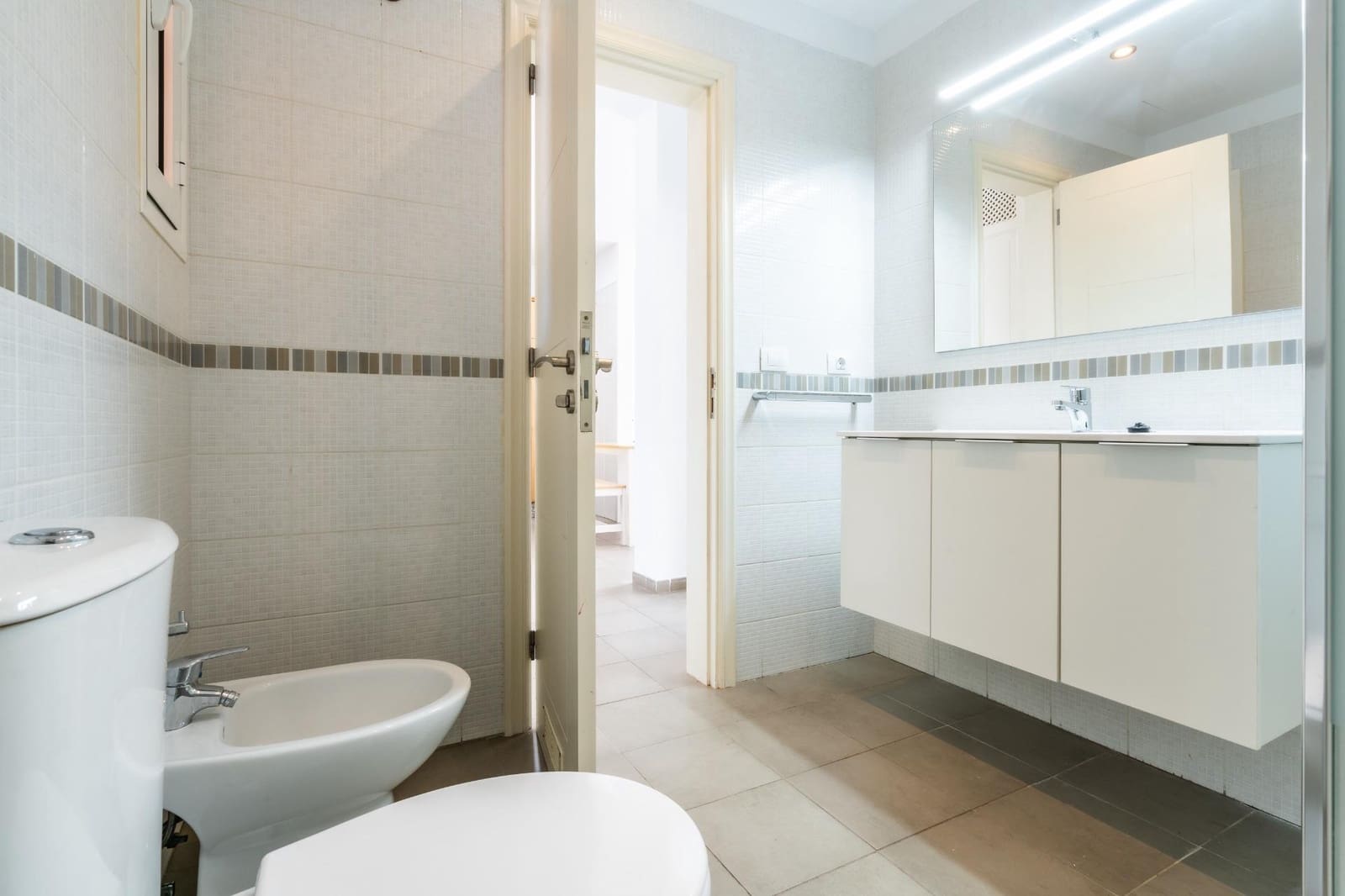 Appartement de 1 chambre à louer à Chayofa avec piscine garage - 990 € (Ref: 9197798)