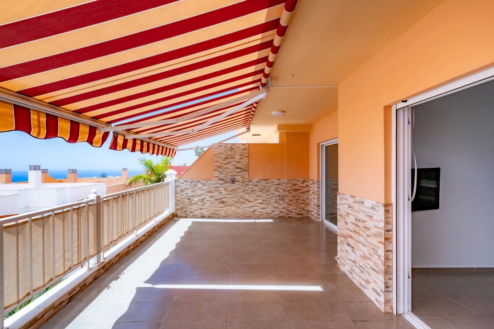 Appartement de 1 chambre à louer à Chayofa avec piscine garage - 990 € (Ref: 9197798)