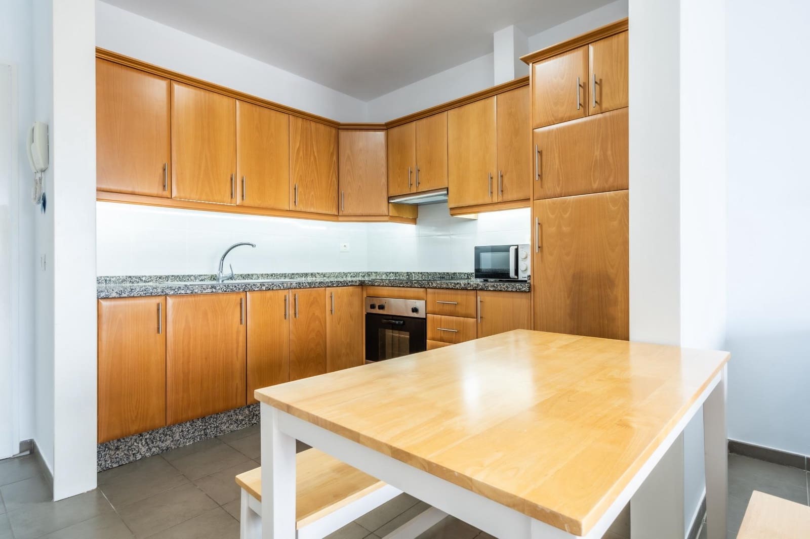 Appartement de 1 chambre à louer à Chayofa avec piscine garage - 990 € (Ref: 9197798)