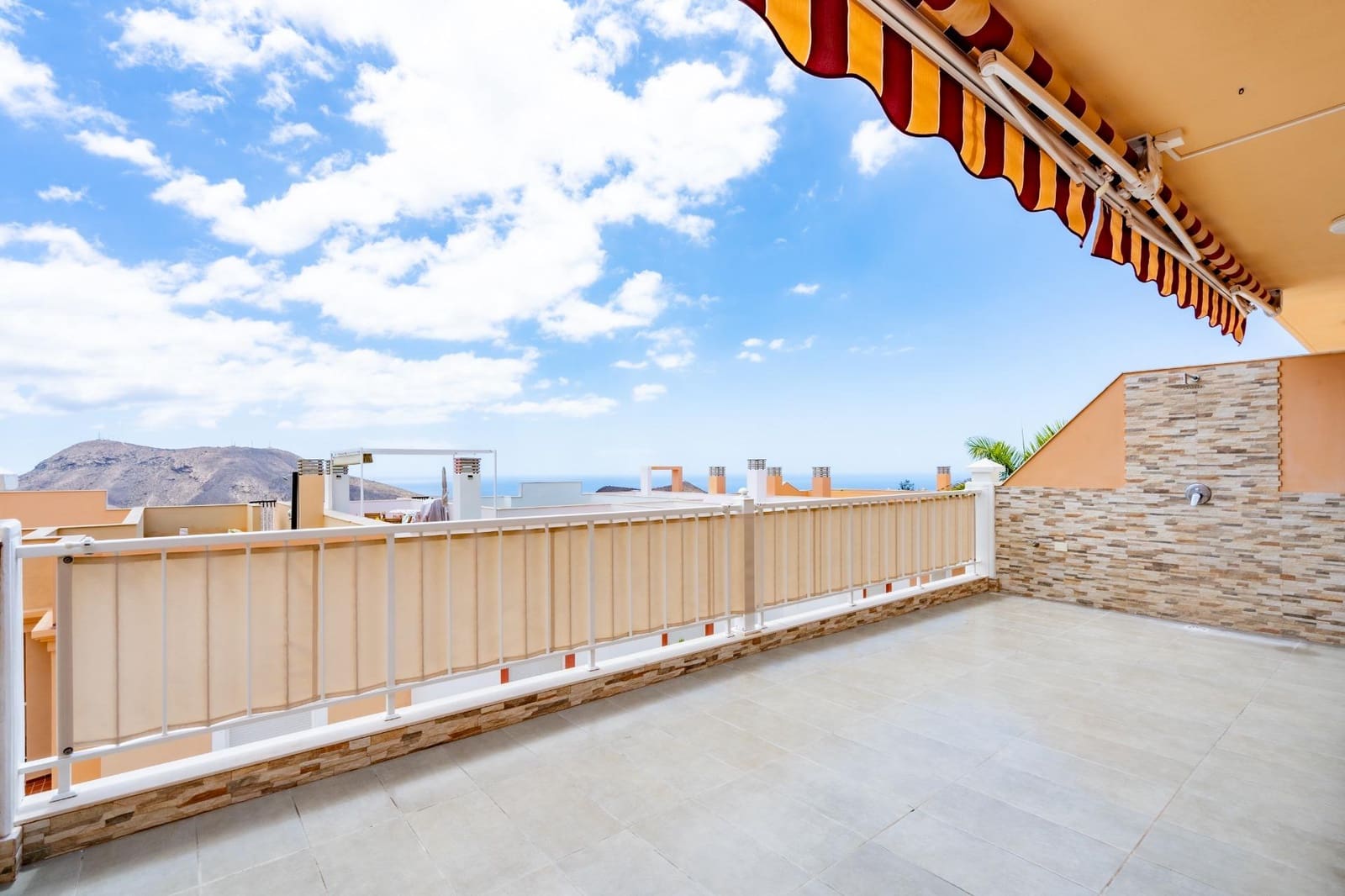 Appartement de 1 chambre à louer à Chayofa avec piscine garage - 990 € (Ref: 9197798)