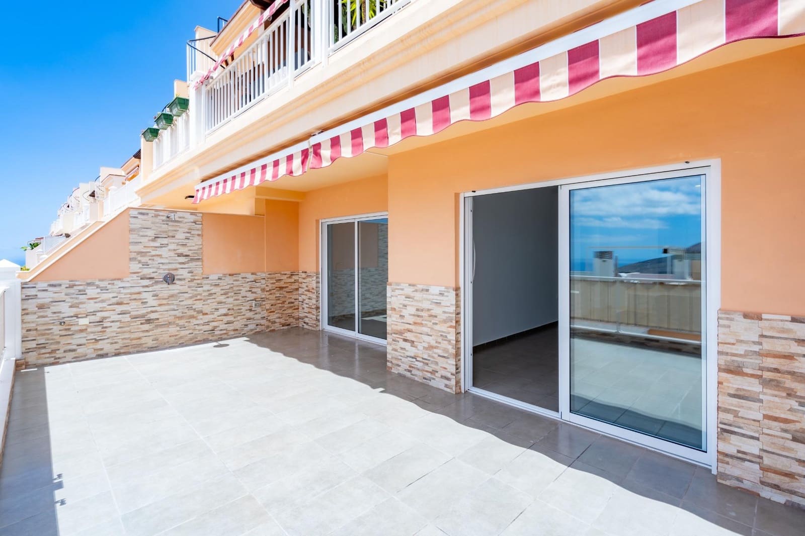 Appartement de 1 chambre à louer à Chayofa avec piscine garage - 990 € (Ref: 9197798)