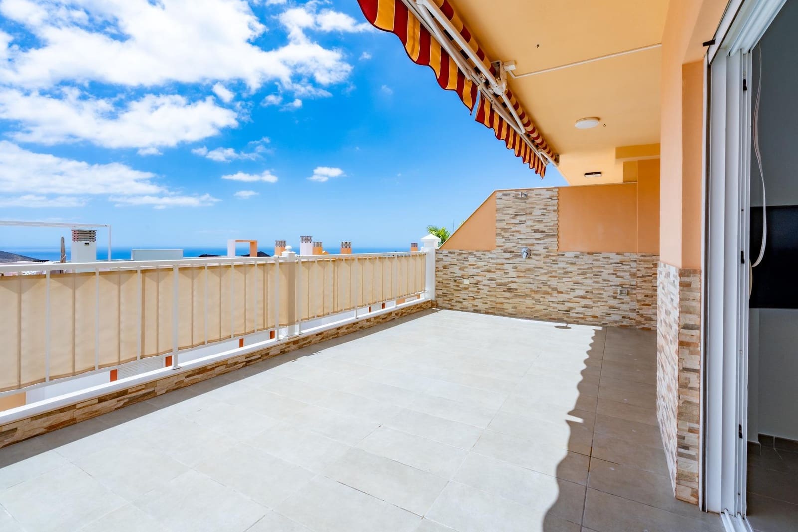 Appartement de 1 chambre à louer à Chayofa avec piscine garage - 990 € (Ref: 9197798)