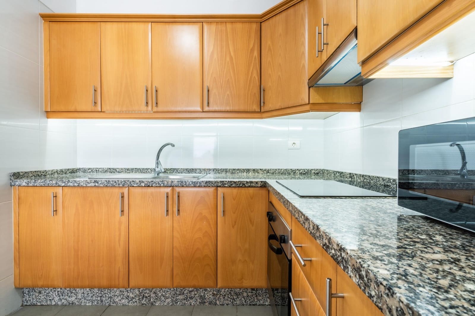Appartement de 1 chambre à louer à Chayofa avec piscine garage - 990 € (Ref: 9197798)