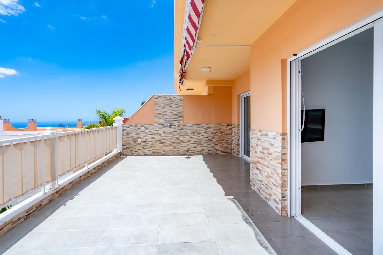 Appartement de 1 chambre à louer à Chayofa avec piscine garage - 990 € (Ref: 9197798)