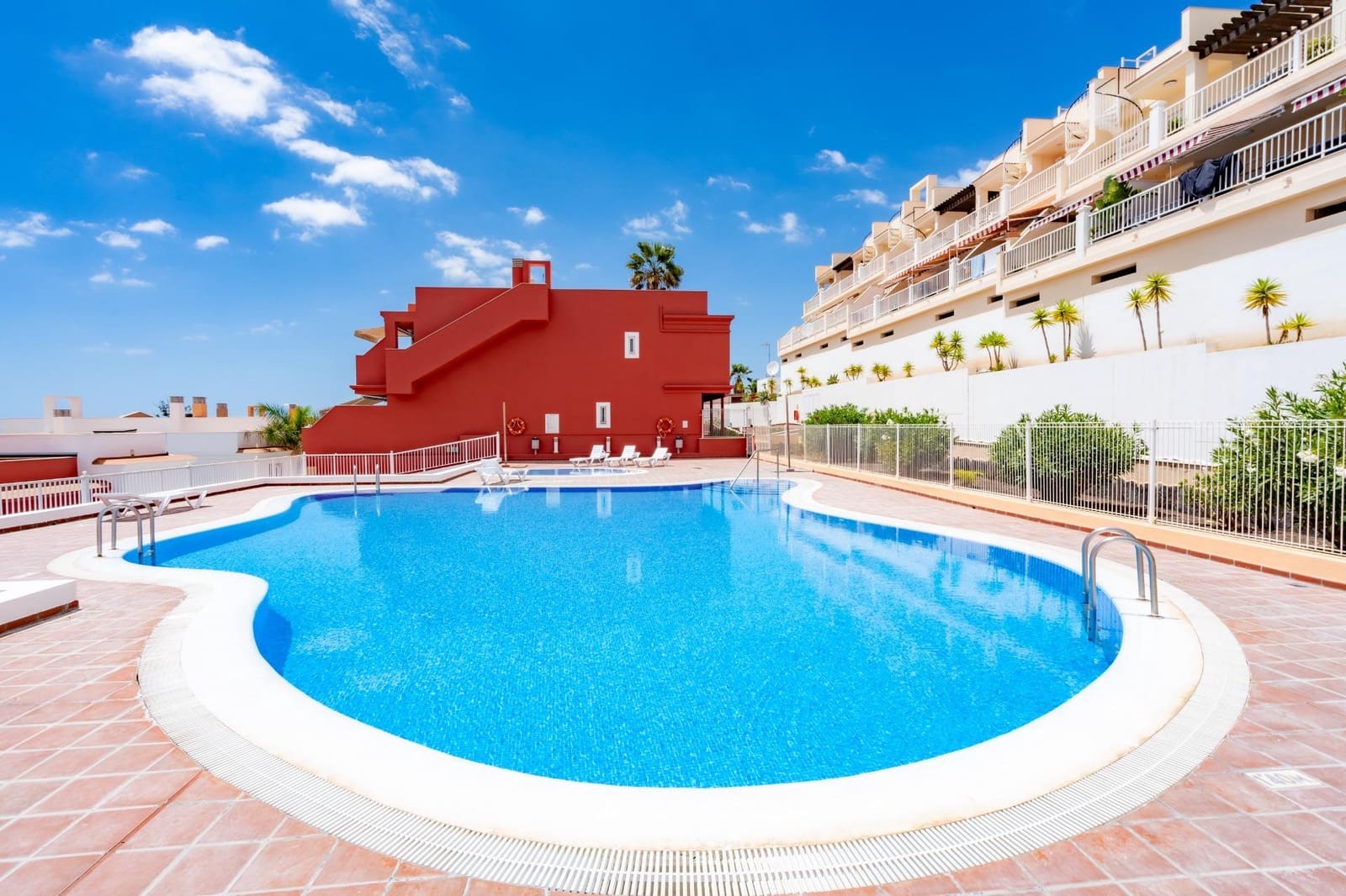 Appartement de 1 chambre à louer à Chayofa avec piscine garage - 990 € (Ref: 9197798)