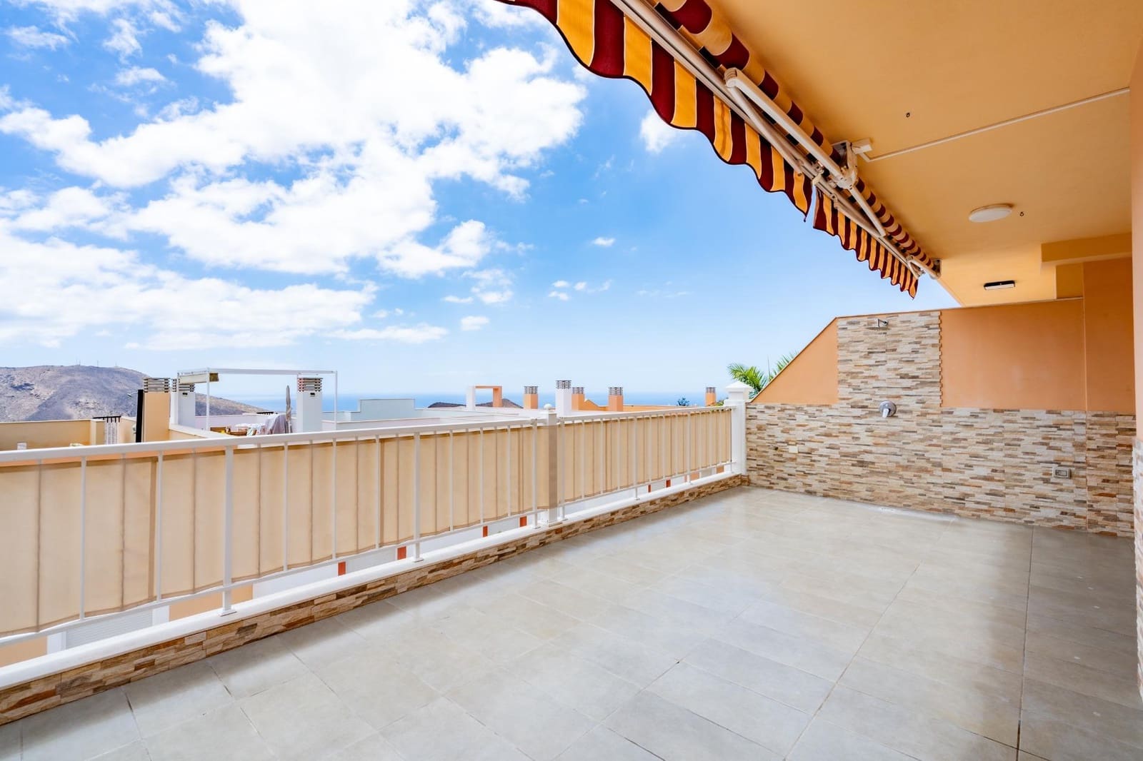 Appartement de 1 chambre à louer à Chayofa avec piscine garage - 990 € (Ref: 9197798)
