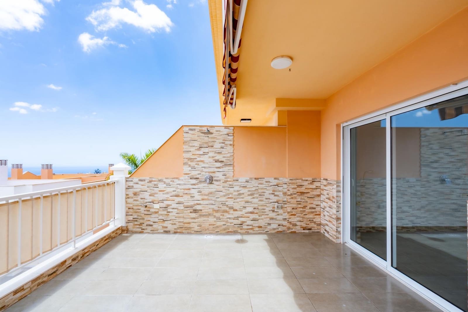 Appartement de 1 chambre à louer à Chayofa avec piscine garage - 990 € (Ref: 9197798)