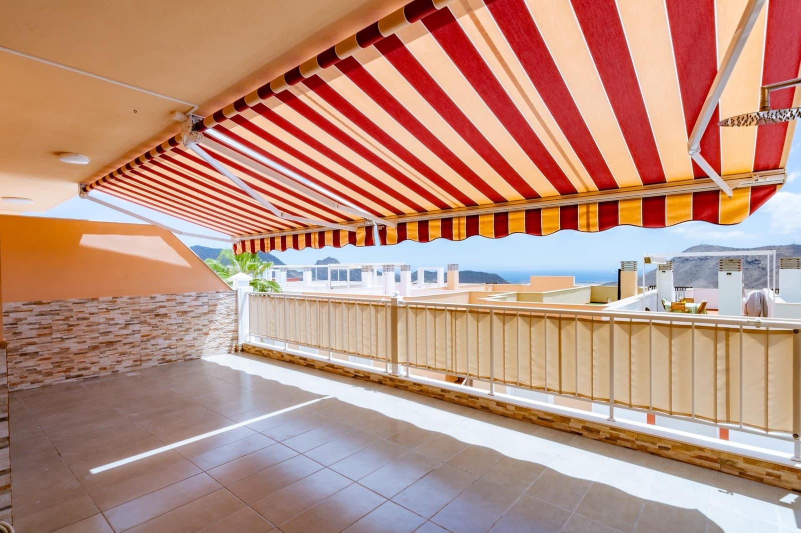 Appartement de 1 chambre à louer à Chayofa avec piscine garage - 990 € (Ref: 9197798)