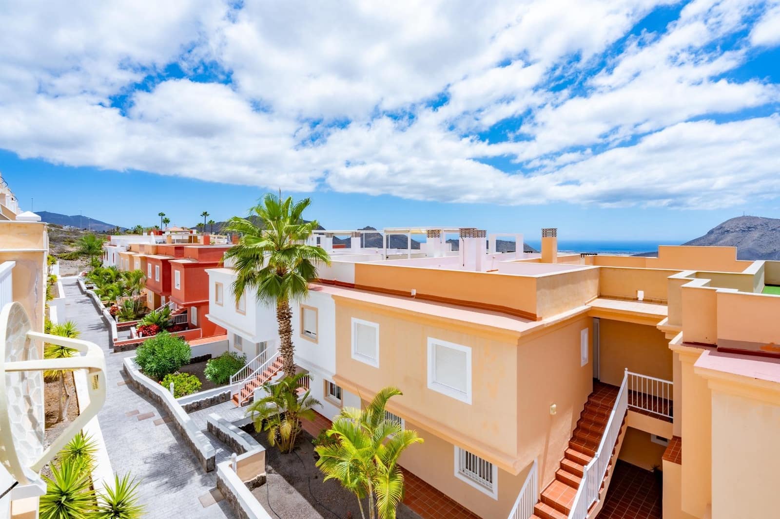 Appartement de 1 chambre à louer à Chayofa avec piscine garage - 990 € (Ref: 9197798)