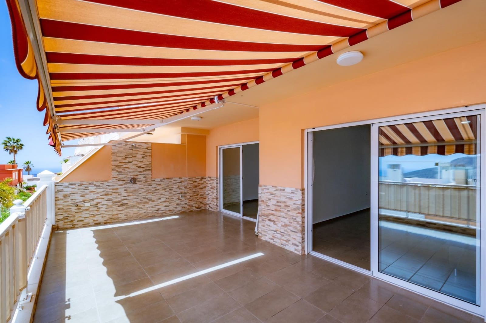 Appartement de 1 chambre à louer à Chayofa avec piscine garage - 990 € (Ref: 9197798)
