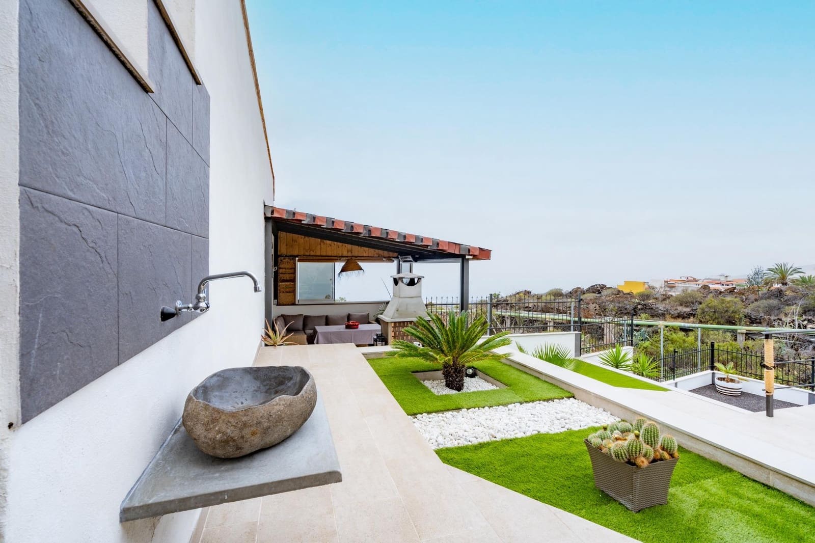 3 bedroom Villa for sale in Guia de Isora - € 460,000 (Ref: 9204581)