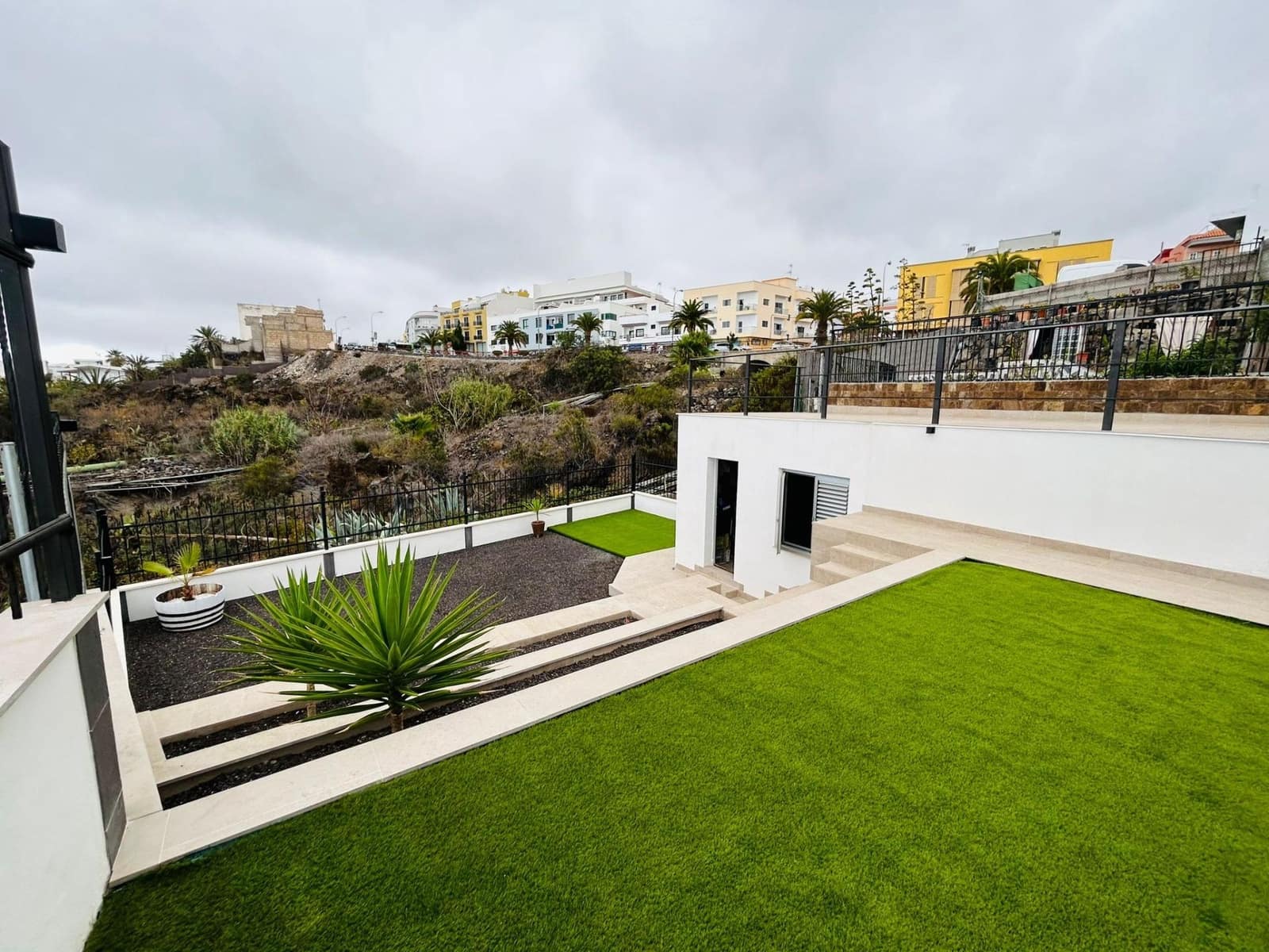 3 bedroom Villa for sale in Guia de Isora - € 460,000 (Ref: 9204581)