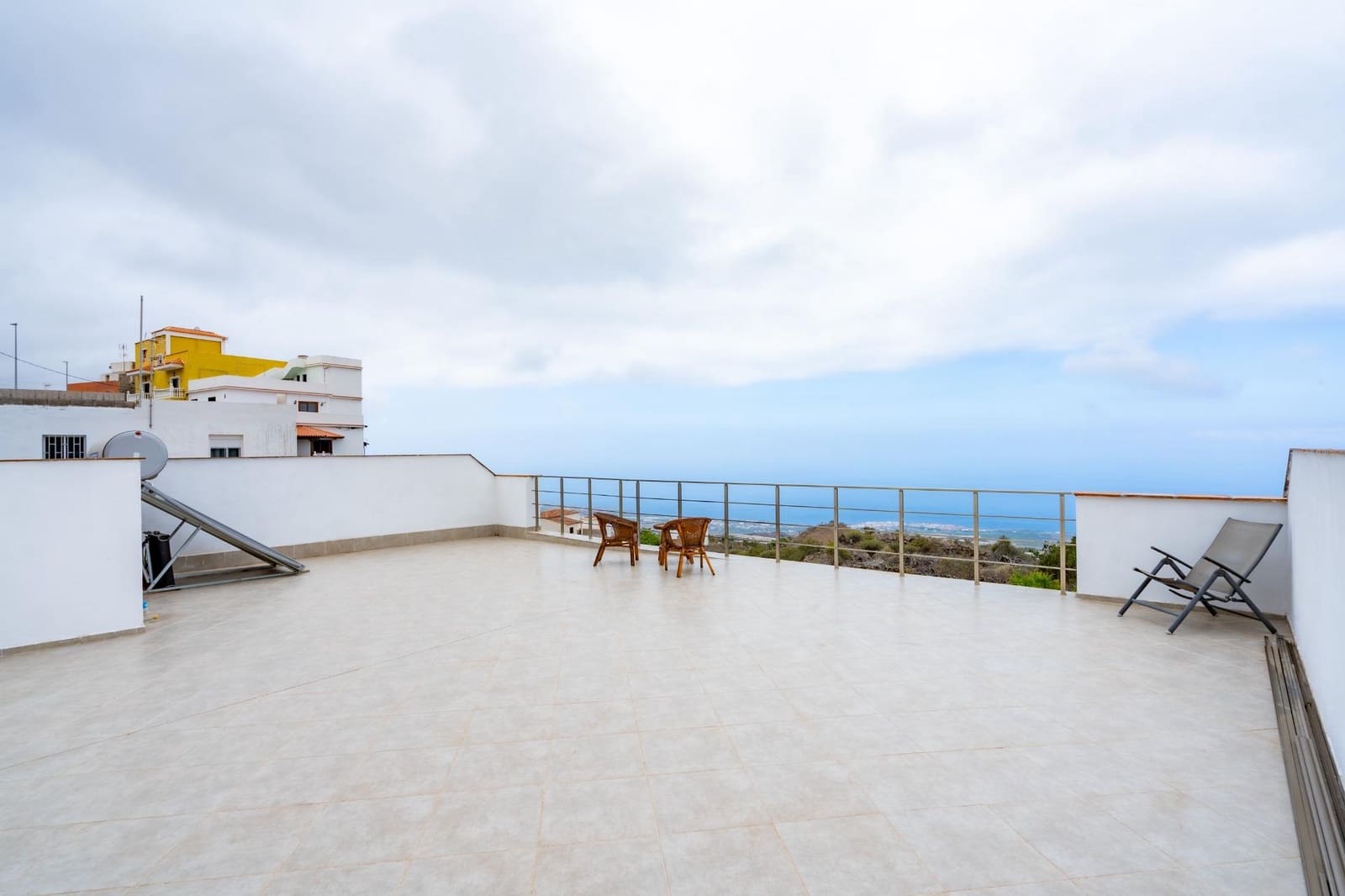 3 bedroom Villa for sale in Guia de Isora - € 449,000 (Ref: 9204581)