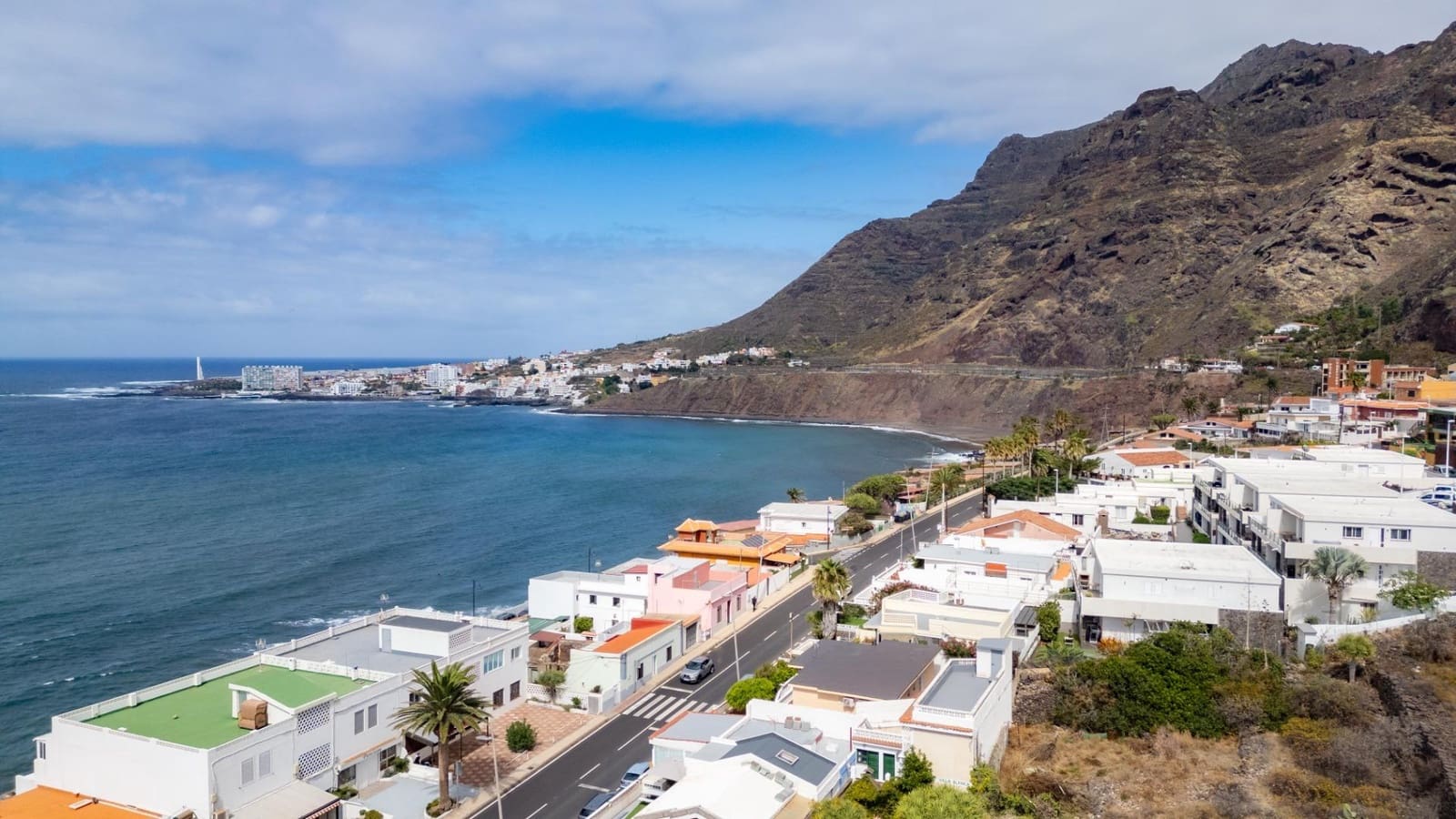 4 slaapkamer Villa te koop in San Cristobal de La Laguna met garage - € 564.000 (Ref: 9206476)