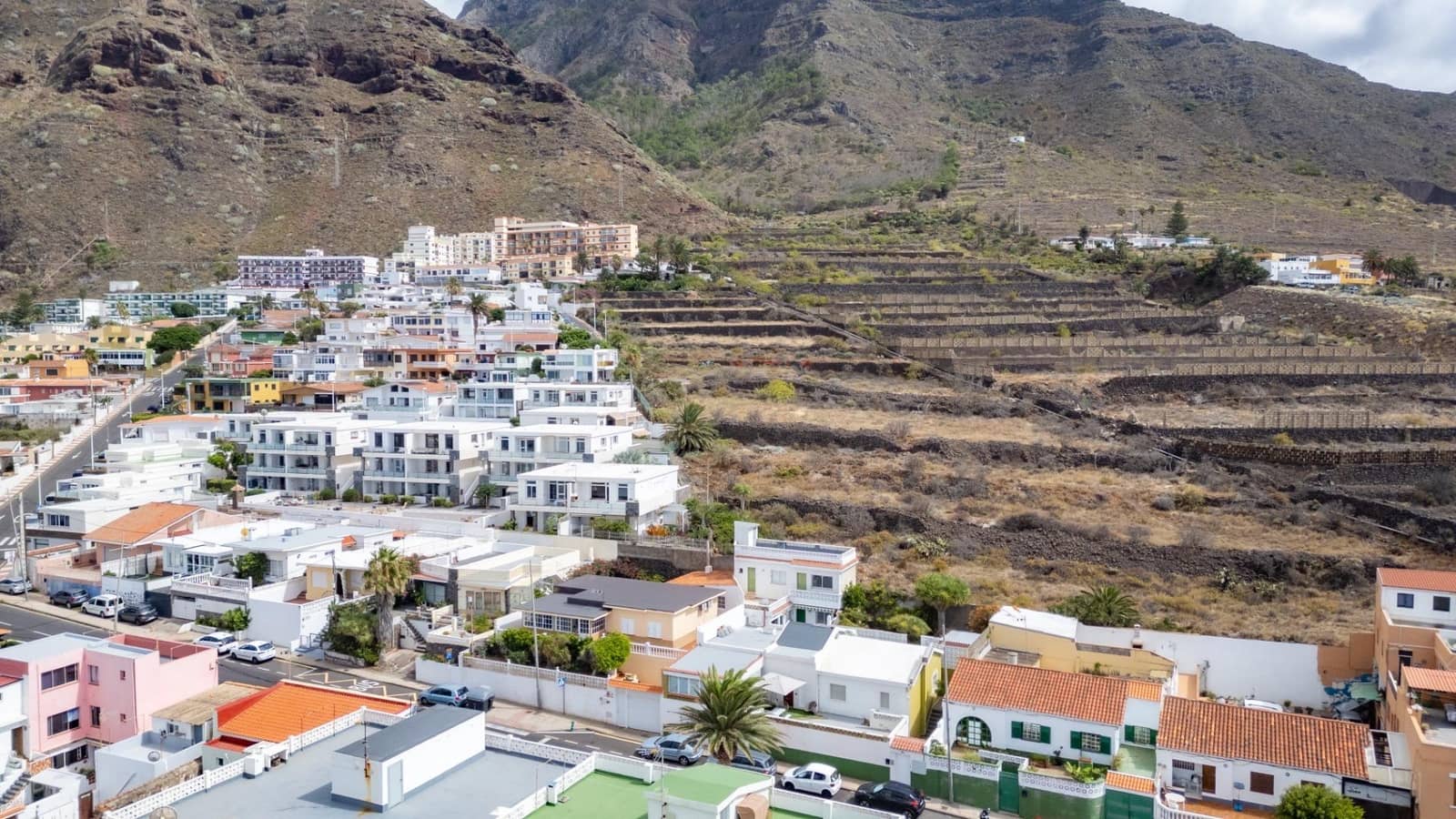 4 slaapkamer Villa te koop in San Cristobal de La Laguna met garage - € 564.000 (Ref: 9206476)