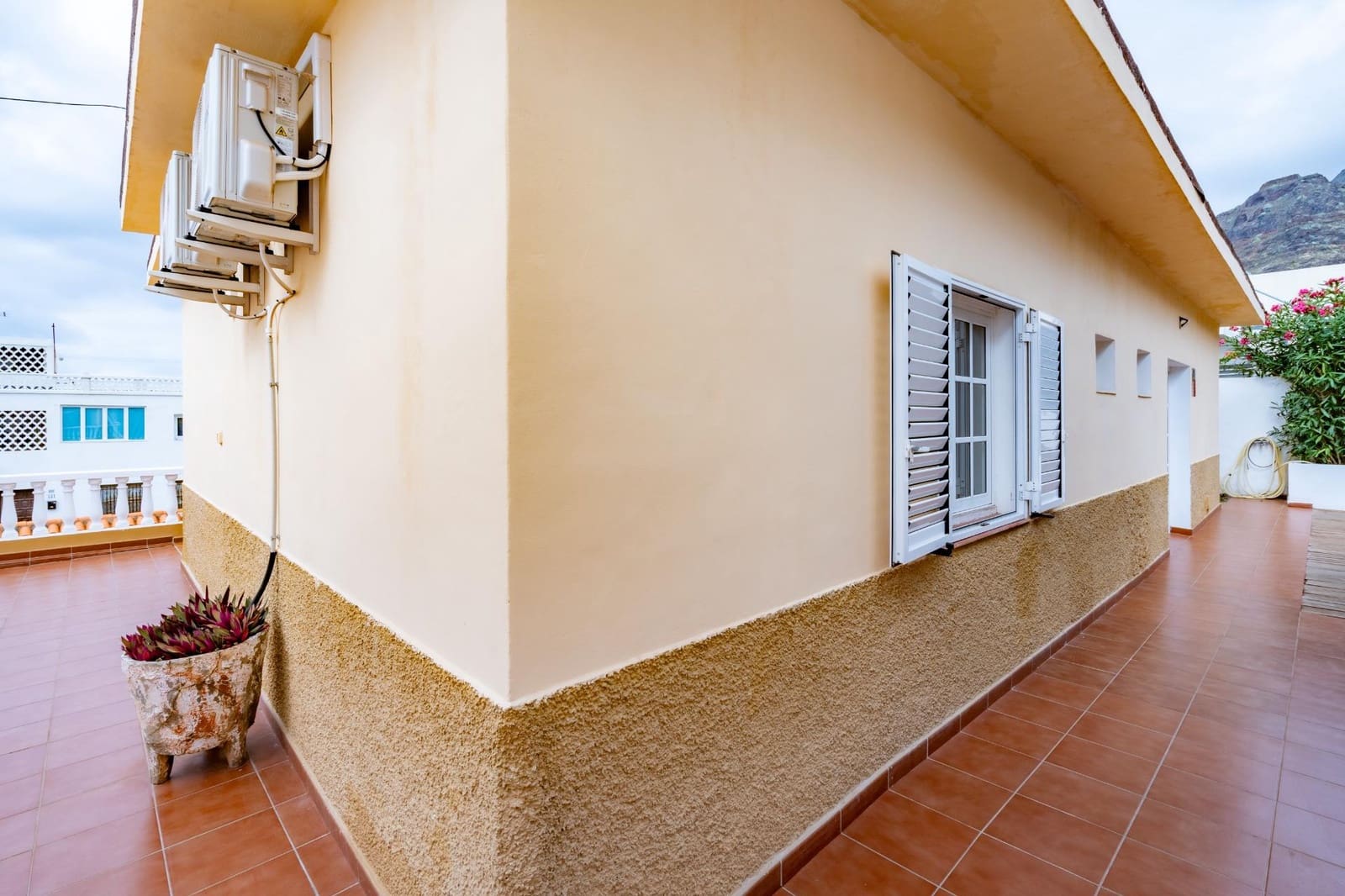 4 sypialnia Willa na sprzedaż w San Cristobal de La Laguna z garażem - 564 000 € (Ref: 9206476)