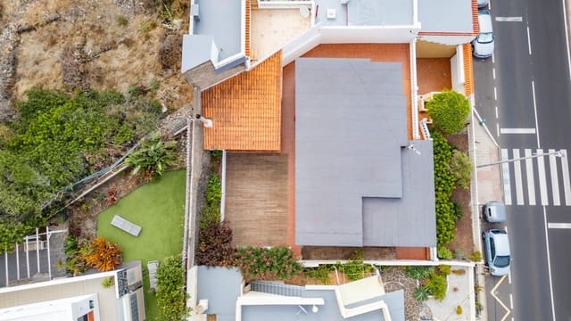 4 soveværelse Villa til salg i San Cristóbal de La Laguna med garage - € 530.000 (Ref: 9206476)