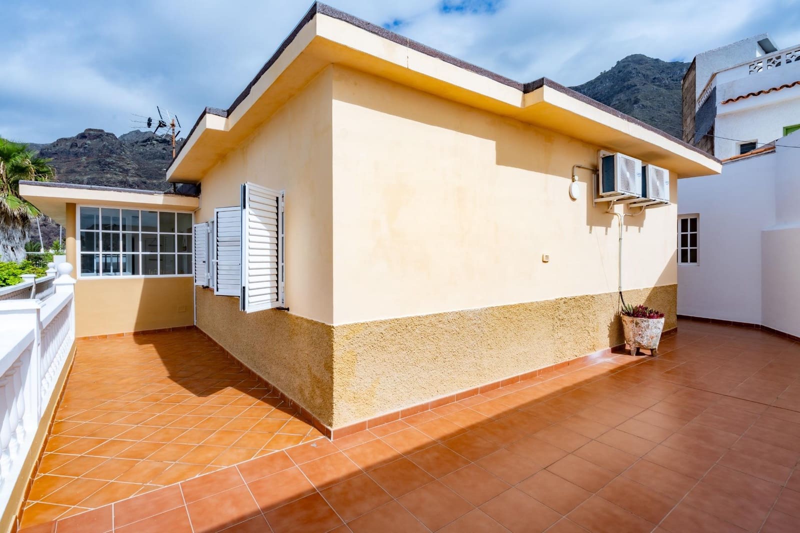 4 sypialnia Willa na sprzedaż w San Cristobal de La Laguna z garażem - 495 000 € (Ref: 9206476)